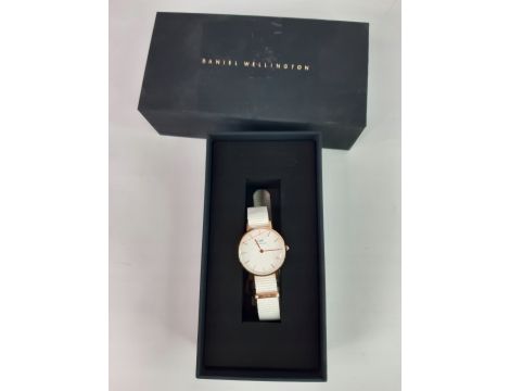 Zegarek Daniel Wellington Petite Bondi DW00100313 - 4